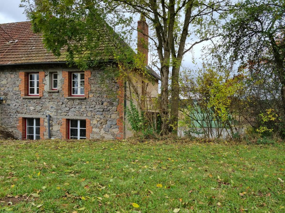 Le Montaurier Appartement Combrailles Buitenkant foto